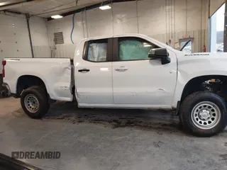 2020 Chevrolet Silverado 1500 LT with VIN 1GCRYDED9LZ166441, listed as a IAAI auction lot 41813441 with Not Provided miles. Bid and sale history available at carsss.com. Image 12.
