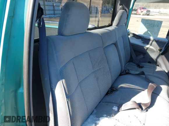 1994 Ford F-150 with VIN 1FTDF15Y9RNB04748, listed as a IAAI auction lot 41620715 with 1 mi miles. Bid and sale history available at carsss.com. Image 8.