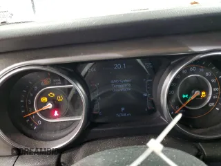2020 Jeep Wrangler Unlimited Sahara with VIN 1C4HJXEN9LW165186, listed as a Copart auction lot 44359075 with 76,768 mi miles and Salvage Title. Bid and sale history available at carsss.com. Image 9.