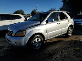 2007 Kia Sorento LX z VIN KNDJD736975696498, wystawiony jako Copart lot #85933984 z przebiegiem 116 434 mil mil oraz Szkoda całkowita • Salvage title. Historia ofert i sprzedaży dostępna na DreamBid. Obrazek 1.