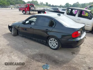 2006 BMW 3 Series 325i z VIN WBAVB13596KX34420, wystawiony jako IAAI lot #42138104 z przebiegiem Nie podano mil oraz . Historia ofert i sprzedaży dostępna na DreamBid. Obrazek 3.