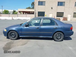 1994 Honda Civic DX z VIN JHMEG8646RS011787, wystawiony jako IAAI lot #42353591 z przebiegiem 279 381 mil mil oraz . Historia ofert i sprzedaży dostępna na DreamBid. Obrazek 13.