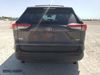 2021 Toyota RAV4 XLE Premium with VIN 2T3C1RFV4MW152088, listed as a Copart auction lot 51761745 with 26,549 mi miles and Salvage Title. Bid and sale history available at carsss.com. Image 6.