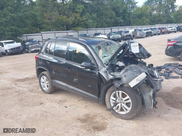 2017 Volkswagen Tiguan S with VIN WVGAV7AX2HK000412, listed as a IAAI auction lot 37802974 with 1 mi miles. Bid and sale history available at carsss.com. Image 1.
