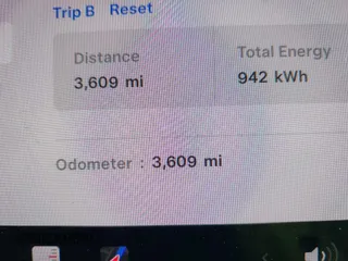 2025 Tesla Model 3 Long Range z VIN 5YJ3E1EBXSF913691, wystawiony jako IAAI lot #41699545 z przebiegiem 3 609 mil mil oraz . Historia ofert i sprzedaży dostępna na DreamBid. Obrazek 15.