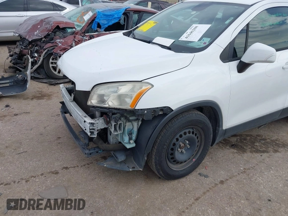 2015 Chevrolet Trax LS with VIN KL7CJKSB8FB087564, listed as a IAAI auction lot 41646208 with 179,335 mi miles. Bid and sale history available at carsss.com. Image 6.
