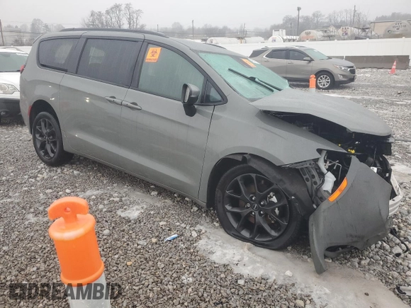 2023 Chrysler Pacifica Touring L with VIN 2C4RC1BG1PR516608, listed as a Copart auction lot 43554715 with Not provided miles and Salvage title. Bid and sale history available at DreamBid. Image 4.