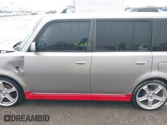 2005 Scion xB z VIN JTLKT324250181812, wystawiony jako IAAI lot #41738739 z przebiegiem 177 951 mil mil oraz . Historia ofert i sprzedaży dostępna na DreamBid. Obrazek 14.