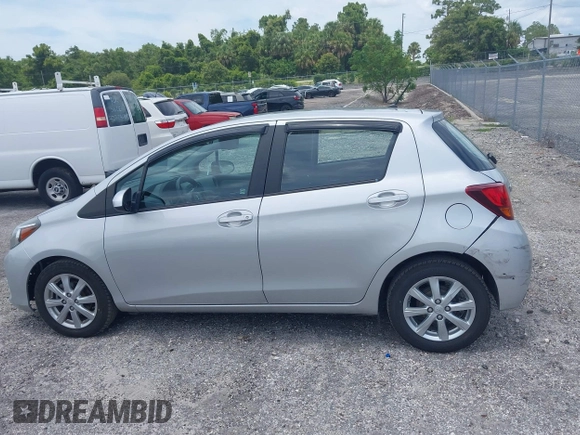 2015 Toyota Yaris L z VIN VNKKTUD30FA019329, wystawiony jako IAAI lot #42547504 z przebiegiem 54 848 mil mil oraz . Historia ofert i sprzedaży dostępna na DreamBid. Obrazek 14.