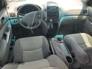 2008 Toyota Sienna CE z VIN 5TDZK23C88S221020, wystawiony jako Copart lot #59200925 z przebiegiem 163 513 mil mil oraz Szkoda całkowita • Salvage title. Historia ofert i sprzedaży dostępna na DreamBid. Obrazek 8.