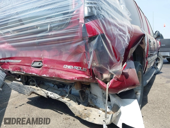 2004 Chevrolet Suburban LT with VIN 3GNEC16T54G282083, listed as a IAAI auction lot 40193048 with Not provided miles and . Bid and sale history available at DreamBid. Image 14.