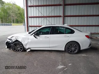 2020 BMW 3 Series 330i xDrive with VIN 3MW5R7J04L8B40479, listed as a IAAI auction lot 42303596 with 44,947 mi miles and . Bid and sale history available at DreamBid. Image 14.