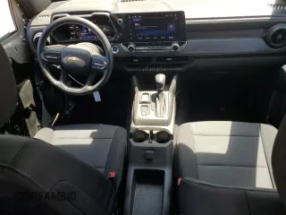 2024 Chevrolet Colorado 2WD Work Truck z VIN 1GCGSBEC3R1166074, wystawiony jako Copart lot #66556495 z przebiegiem 17 213 mil mil oraz Czysty tytuł • Clean title. Historia ofert i sprzedaży dostępna na DreamBid. Obrazek 8.