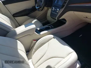 2015 Lincoln MKC with VIN 5LMTJ2AH8FUJ31911, listed as a IAAI auction lot 41735017 with 76,332 mi miles. Bid and sale history available at carsss.com. Image 5.