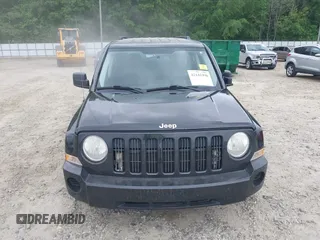 2008 Jeep Patriot Sport with VIN 1J8FT28W48D772388, listed as a IAAI auction lot 42141998 with 190,229 mi miles and . Bid and sale history available at DreamBid. Image 12.