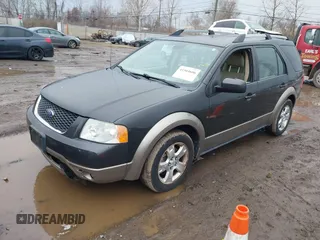 2007 Ford Freestyle SEL with VIN 1FMDK02147GA05314, listed as a IAAI auction lot 41504606 with 241,021 mi miles. Bid and sale history available at carsss.com. Image 2.