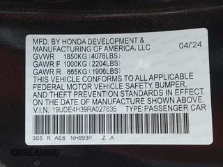 2024 Acura Integra w/A-Spec Package with VIN 19UDE4H39RA027635, listed as a IAAI auction lot 42304277 with 18,493 mi miles and . Bid and sale history available at DreamBid. Image 9.
