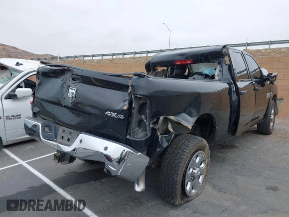 2018 Ram 2500 Tradesman z VIN 3C6UR5CL0JG369584, wystawiony jako IAAI lot #41424493 z przebiegiem Nie podano mil oraz . Historia ofert i sprzedaży dostępna na DreamBid. Obrazek 4.