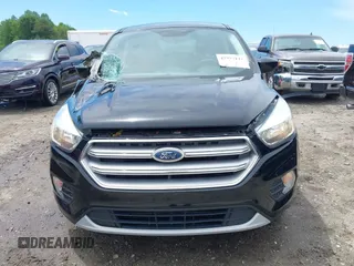 2017 Ford Escape SE с VIN 1FMCU0G94HUB67886, выставлен на аукционе IAAI как лот 42297137 с пробегом 193 600 миль миль и . История ставок и продаж доступна на DreamBid. Изображение 12.