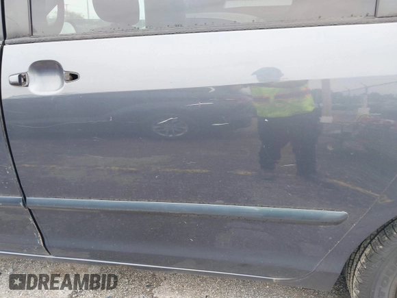 2006 Toyota Sienna CE with VIN 5TDZA23C86S505487, listed as a IAAI auction lot 42205612 with 251,332 mi miles and . Bid and sale history available at DreamBid. Image 6.