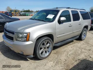 2007 Chevrolet Suburban LT with VIN 3GNFC16J37G306159, listed as a IAAI auction lot 41746563 with 289,770 mi miles. Bid and sale history available at carsss.com. Image 2.