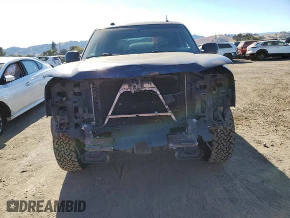 2005 Chevrolet Avalanche Z71 with VIN 3GNEK12Z75G211286, listed as a Copart auction lot 76143034 with 433,502 mi miles and Salvage Title. Bid and sale history available at DreamBid. Image 5.