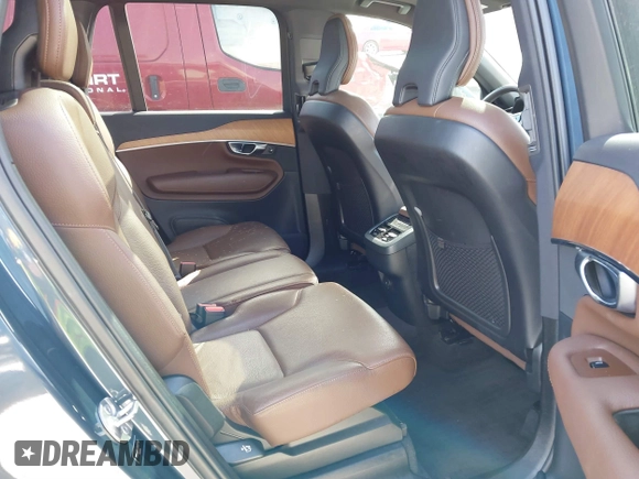 2022 Volvo XC90 Momentum with VIN YV4A22PK7N1837148, listed as a IAAI auction lot 41733774 with 33,709 mi miles and . Bid and sale history available at DreamBid. Image 8.