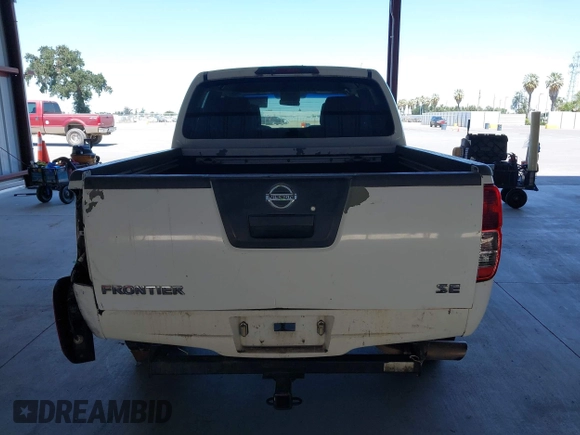 2006 Nissan Frontier SE z VIN 1N6AD07U06C469157, wystawiony jako IAAI lot #42249320 z przebiegiem 189 936 mil mil oraz . Historia ofert i sprzedaży dostępna na DreamBid. Obrazek 16.