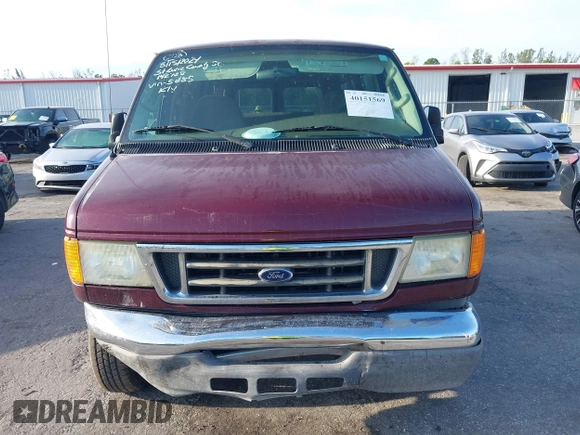 2007 Ford Econoline Passenger XL with VIN 1FBNE31L07DA55685, listed as a IAAI auction lot 40151569 with 122,578 mi miles. Bid and sale history available at carsss.com. Image 12.
