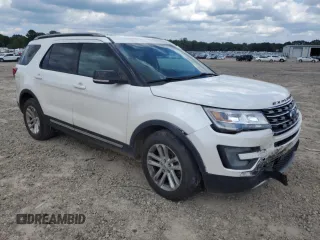 2017 Ford Explorer XLT z VIN 1FM5K7D84HGB43704, wystawiony jako Copart lot #60104425 z przebiegiem 119 695 mil mil oraz Szkoda całkowita • Salvage title. Historia ofert i sprzedaży dostępna na DreamBid. Obrazek 4.