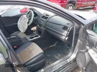 2014 Toyota Camry L with VIN 4T1BF1FK1EU370455, listed as a IAAI auction lot 41887561 with 203,798 mi miles. Bid and sale history available at carsss.com. Image 5.