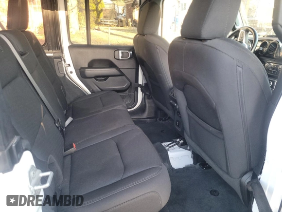 2022 Jeep Wrangler Unlimited Sahara with VIN 1C4HJXEG6NW255481, listed as a Copart auction lot 49181705 with 8,206 mi miles and Clean title. Bid and sale history available at DreamBid. Image 6.