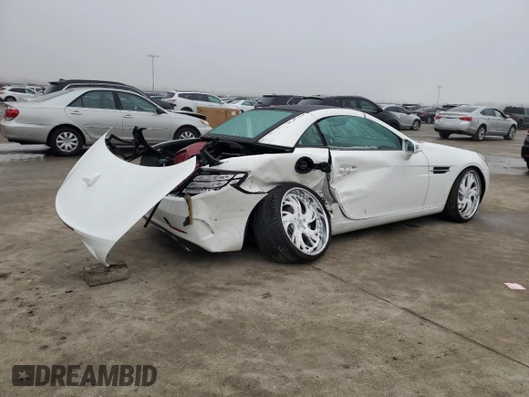 2020 Mercedes-Benz SLC 300 z VIN W1KPK3JA0LF172196, wystawiony jako Copart lot #44151375 z przebiegiem Nie podano mil oraz Szkoda całkowita • Salvage title. Historia ofert i sprzedaży dostępna na DreamBid. Obrazek 3.