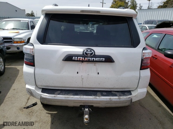 2020 Toyota 4Runner SR5 with VIN JTEBU5JR1L5800591, listed as a Copart auction lot 46805483 with 0 mi miles. Bid and sale history available at carsss.com. Image 6.