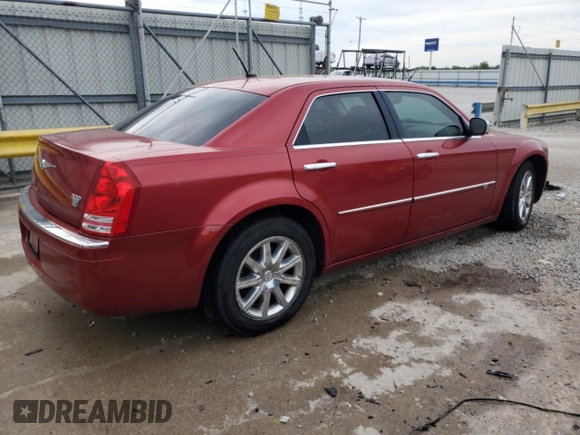 2008 Chrysler 300 C Hemi z VIN 2C3KA63H98H140585, wystawiony jako Copart lot #56714545 z przebiegiem 106 550 mil mil oraz Nie do naprawy • Non repairable. Historia ofert i sprzedaży dostępna na DreamBid. Obrazek 3.