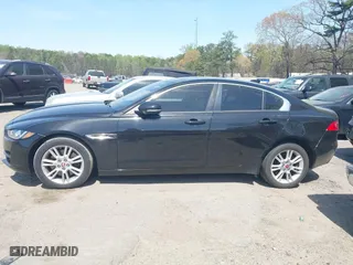 2018 Jaguar XE 25t Premium with VIN SAJAD4FX5JCP22618, listed as a IAAI auction lot 41910986 with 111,256 mi miles. Bid and sale history available at carsss.com. Image 14.