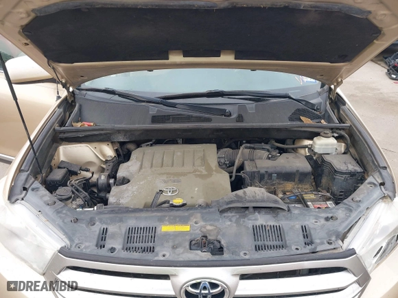 2011 Toyota Highlander with VIN 5TDZK3EH3BS038579, listed as a IAAI auction lot 37866988 with 128,956 mi miles. Bid and sale history available at carsss.com. Image 10.