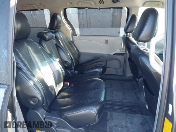 2011 Toyota Sienna SE with VIN 5TDXK3DC5BS064260, listed as a IAAI auction lot 41616160 with 98,505 mi miles. Bid and sale history available at carsss.com. Image 8.