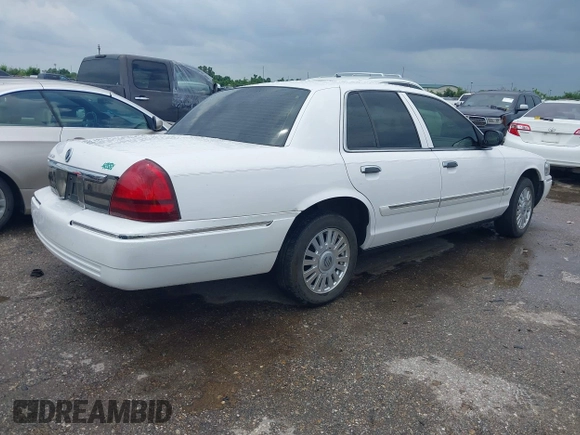 2006 Mercury Grand Marquis LS Premium z VIN 2MEFM75V56X618077, wystawiony jako IAAI lot #42168194 z przebiegiem 81 756 mil mil oraz . Historia ofert i sprzedaży dostępna na DreamBid. Obrazek 4.