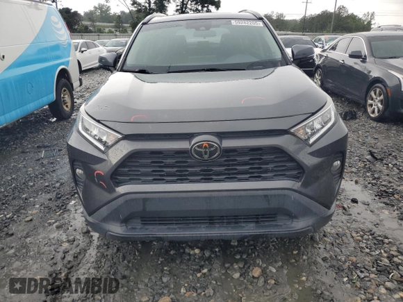2021 Toyota RAV4 XLE Premium z VIN 2T3C1RFV0MC106727, wystawiony jako Copart lot #59282205 z przebiegiem 48 074 mil mil oraz Szkoda całkowita • Salvage title. Historia ofert i sprzedaży dostępna na DreamBid. Obrazek 5.