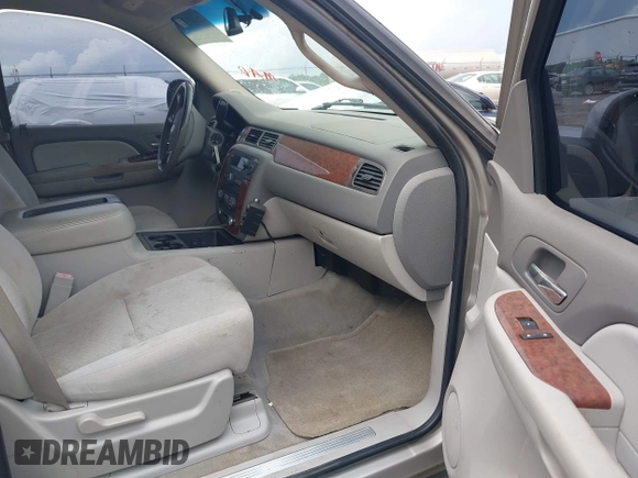 2007 Chevrolet Suburban LT with VIN 3GNGK26K07G303144, listed as a IAAI auction lot 42119779 with 181,852 mi miles and . Bid and sale history available at DreamBid. Image 5.