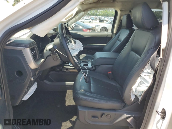 2022 Ford Expedition XLT with VIN 1FMJU1HT7NEA32284, listed as a Copart auction lot 61498915 with 23,510 mi miles and Salvage title. Bid and sale history available at DreamBid. Image 7.