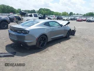 2022 Chevrolet Camaro 1SS z VIN 1G1FF1R70N0101991, wystawiony jako IAAI lot #42148128 z przebiegiem 49 451 mil mil oraz . Historia ofert i sprzedaży dostępna na DreamBid. Obrazek 4.