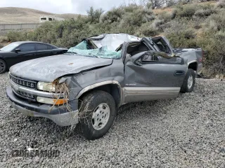 2000 Chevrolet Silverado 1500 LS with VIN 2GCEK19T8Y1171579, listed as a Copart auction lot 52135075 with 218,993 mi miles and Salvage Title. Bid and sale history available at carsss.com. Image 1.