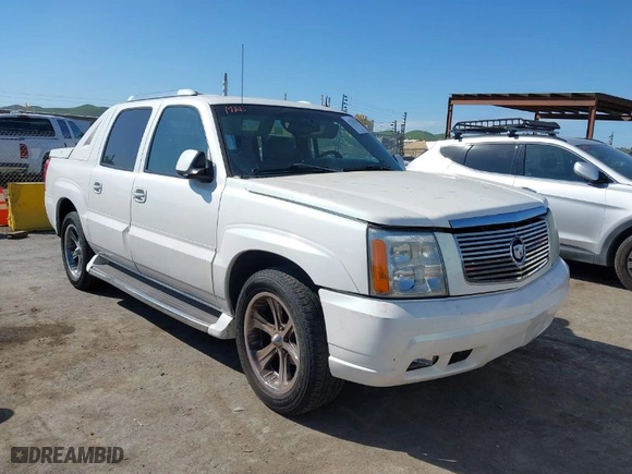 2002 Cadillac Escalade EXT with VIN 3GYEK63N02G286631, listed as a IAAI auction lot 41762781 with 151002 miles. Bid and sale history available at carsss.com. Image 1.