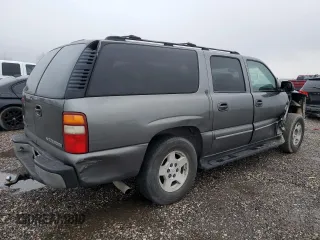 2001 Chevrolet Suburban LS with VIN 3GNEC16T31G203148, listed as a Copart auction lot 42713955 with 323,762 mi miles and Salvage Title. Bid and sale history available at carsss.com. Image 3.