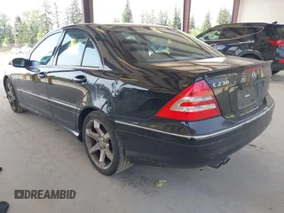 2007 Mercedes-Benz C 230 Sport z VIN WDBRF52H17F931750, wystawiony jako IAAI lot #42207507 z przebiegiem 164 202 mil mil oraz . Historia ofert i sprzedaży dostępna na DreamBid. Obrazek 3.