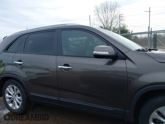 2015 Kia Sorento EX with VIN 5XYKU4A72FG621744, listed as a IAAI auction lot 41877451 with 105,898 mi miles. Bid and sale history available at carsss.com. Image 14.
