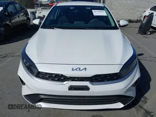 2023 Kia Forte LXS z VIN 3KPF24AD3PE599829, wystawiony jako IAAI lot #41740903 z przebiegiem 20 548 mil mil oraz . Historia ofert i sprzedaży dostępna na DreamBid. Obrazek 12.