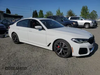 2022 BMW 5 Series 530i xDrive z VIN WBA13BJ00NCJ40607, wystawiony jako Copart lot #54605845 z przebiegiem 27 920 mil mil oraz Szkoda całkowita • Salvage title. Historia ofert i sprzedaży dostępna na DreamBid. Obrazek 4.